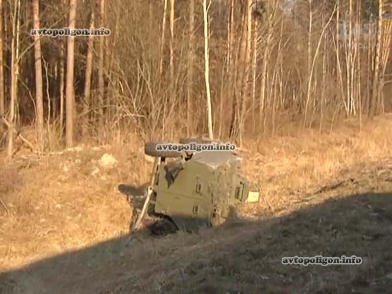 СМИ: в Киевской области в ДТП попал БТР Saxon