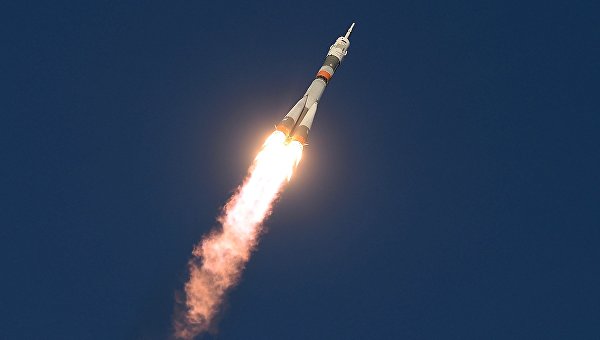 Переполох в США: светящийся в небе шар оказался следом от российской ракеты