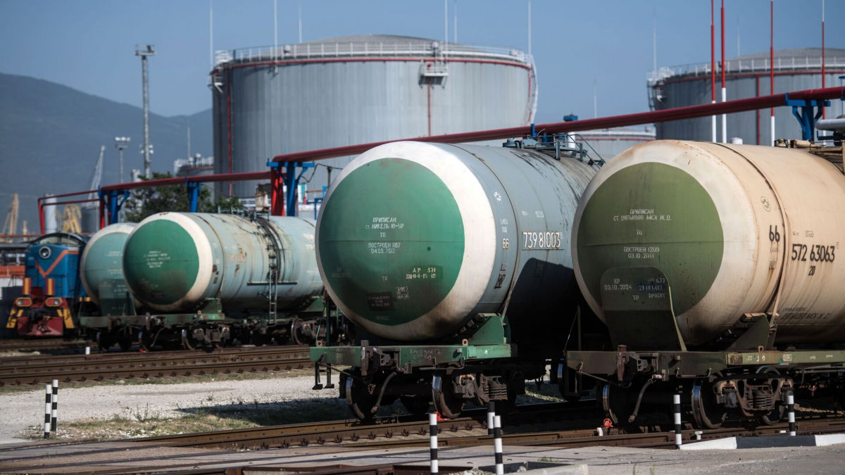 Два безпілотники атакували нафтобазу у Феодосії: МО РФ відзвітувало про наслідки