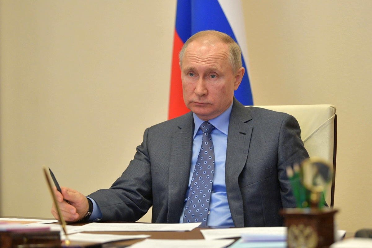 ​"У нас двойной удар", - Путин признал тяжелое положение России из-за обвала цен на нефть
