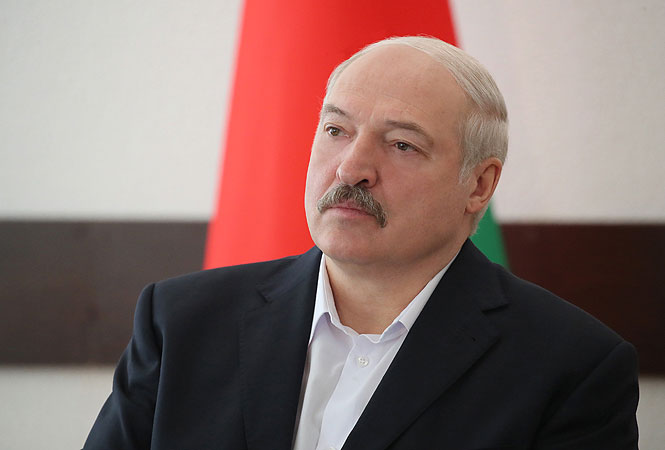 "Не скопом, а по одному человеку, куда надо", - Лукашенко заявил об укреплении границы с Украиной