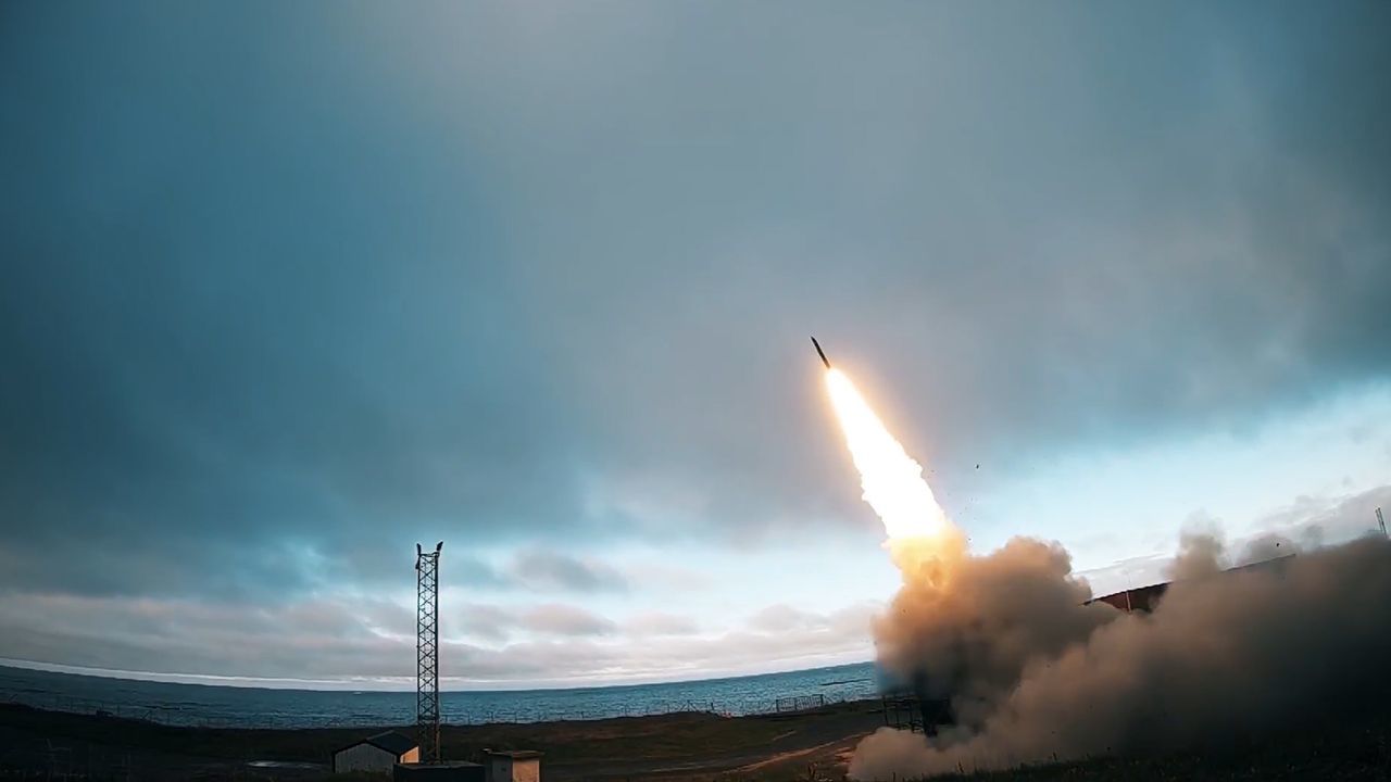 ВСУ первыми в мире применили в бою бомбы GLSDB, накрыв позиции россиян  