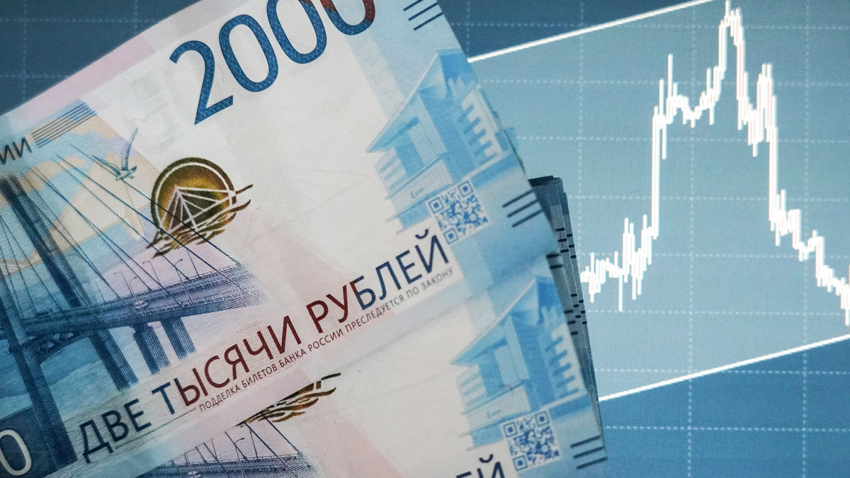 ​Путин отбросил экономику РФ на четыре года назад: в Bloomberg озвучили статистику