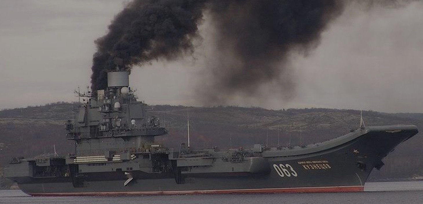 "Адмирал Кузнецов" горит: подробности о пострадавших и пропавших без вести