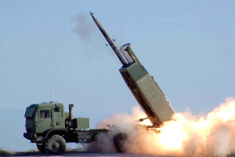 ​Бьет на 150 км: в США испытали новую ракету GMLRS для HIMARS