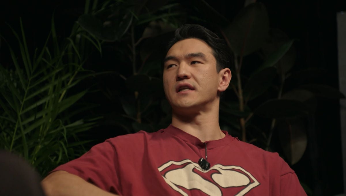 Пытались отправить на войну в Украину: стали известны подробности санкций против комика Сабурова в РФ 