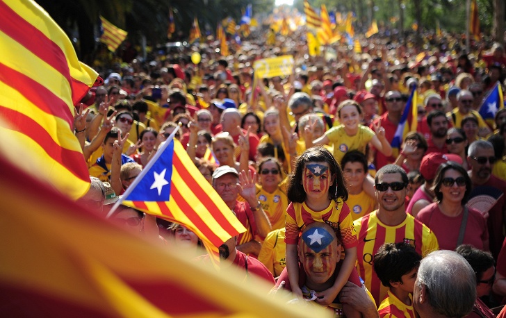 Более 500 тысяч человек вышли на улицы Барселоны в поддержку независимости Каталонии