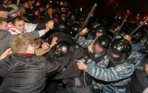 Захарченко и Клюев руководили разгоном Майдана, который очень раздражал Януковича, - журналист