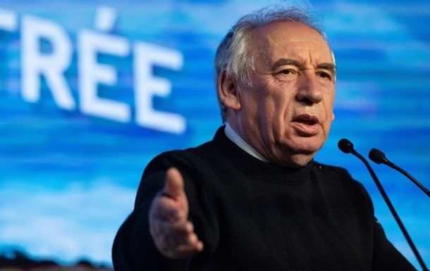 Премьер Франции Байру отреагировал на тарифы Трампа и предрек экономическую катастрофу