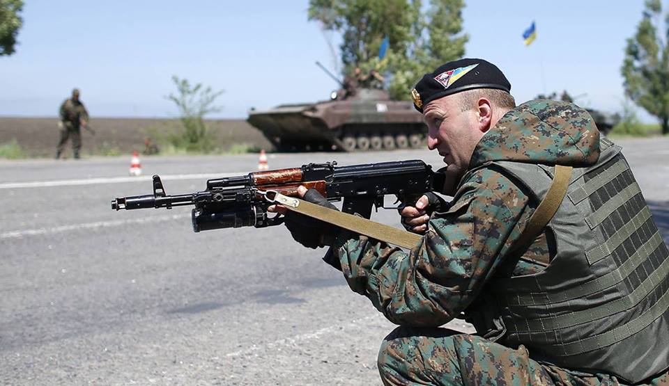 Пресс-центр АТО: В районе Донецкого аэропорта сохраняется напряженная тактическая обстановка