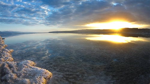 На берегу Мертвого моря задержан иорданский солдат в плавках