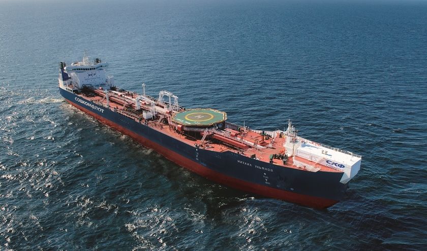 "Русские корабли" с нефтью скрываются под флагами других стран от санкций – раскрыта схема