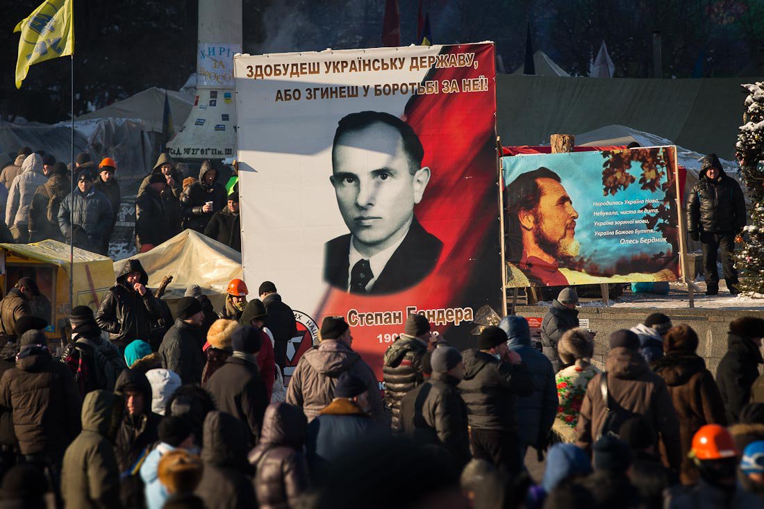 Украина сразу после Нового года массово отпразднует день рождения Степана Бандеры: сегодня митинги с факелами пройдут в Киеве и на Донбассе