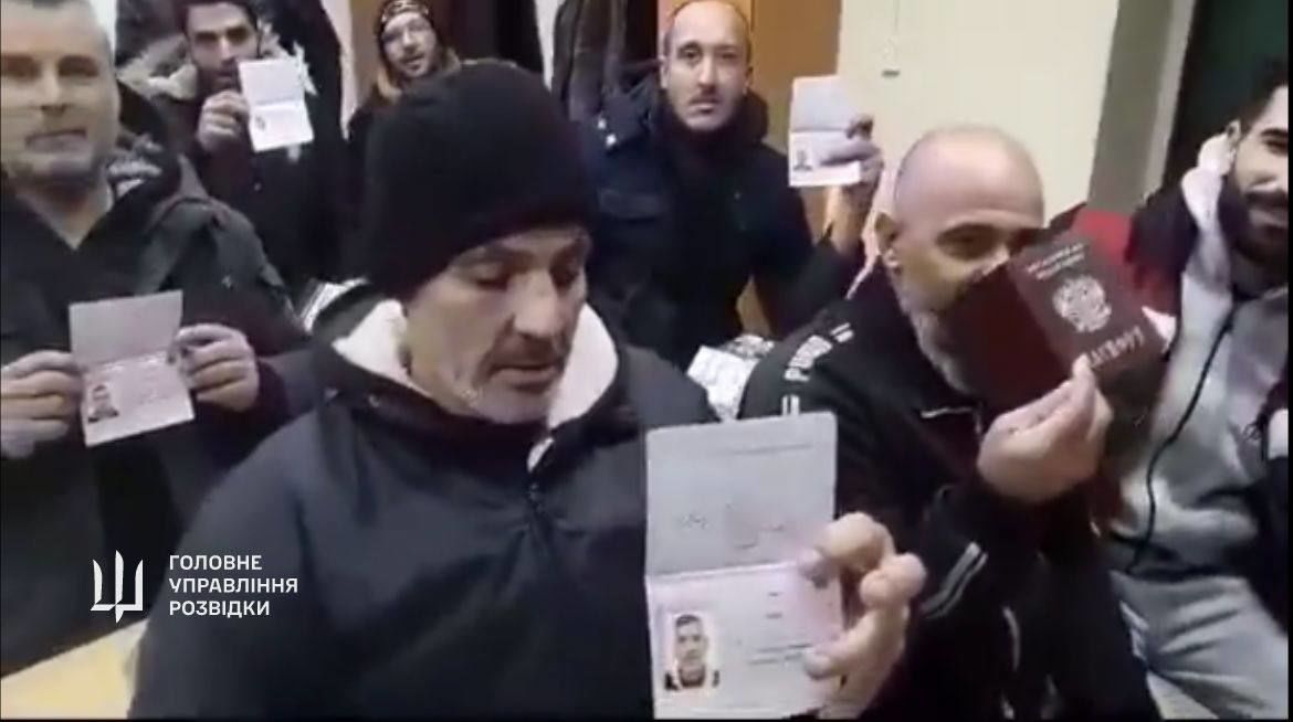 Россия массово вербует сирийцев на войну с Украиной, паспорта РФ дают быстро – в ГУР показали видео