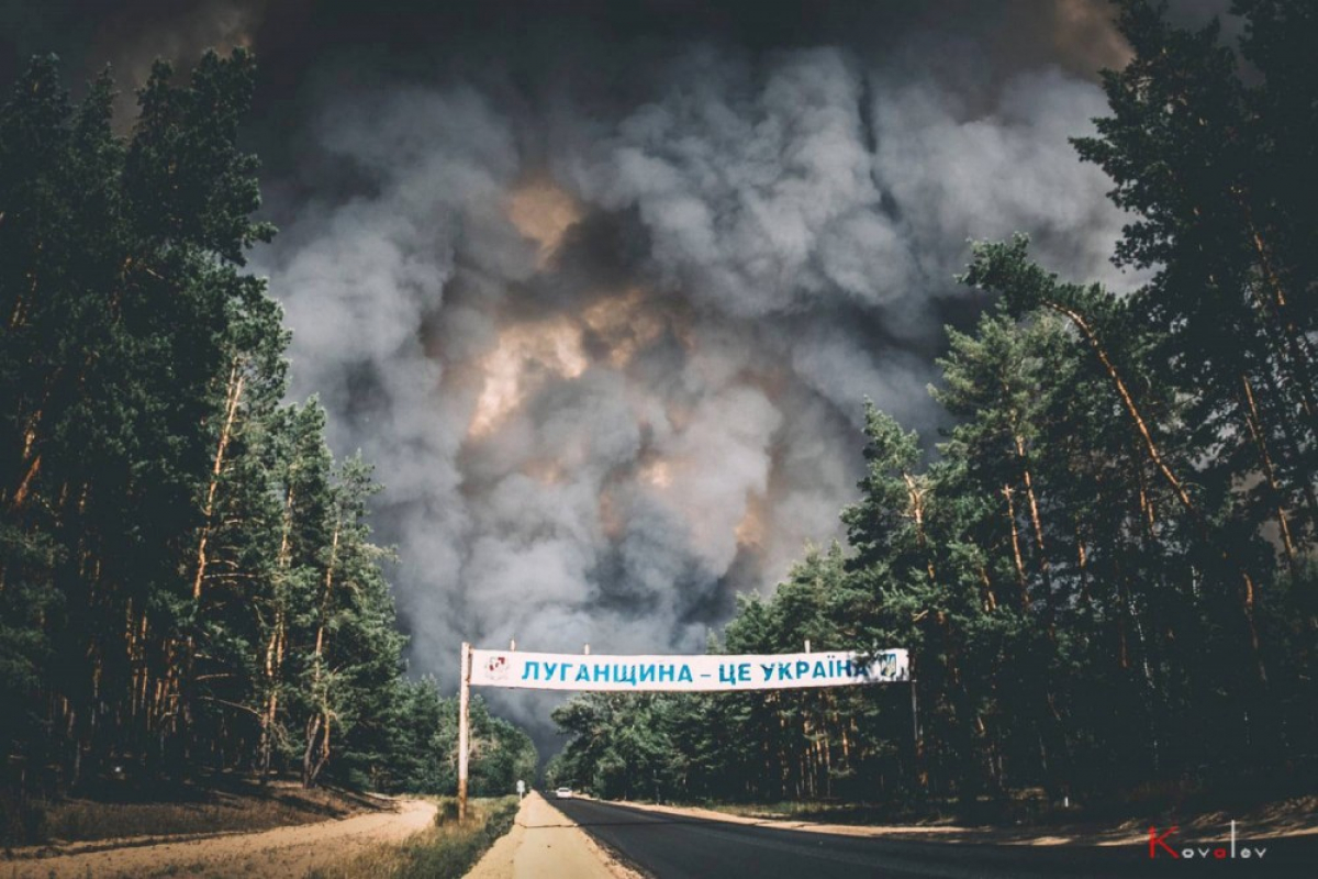 Геращенко назвал виновника масштабных пожаров на Донбассе: "Это заметили наши военные"
