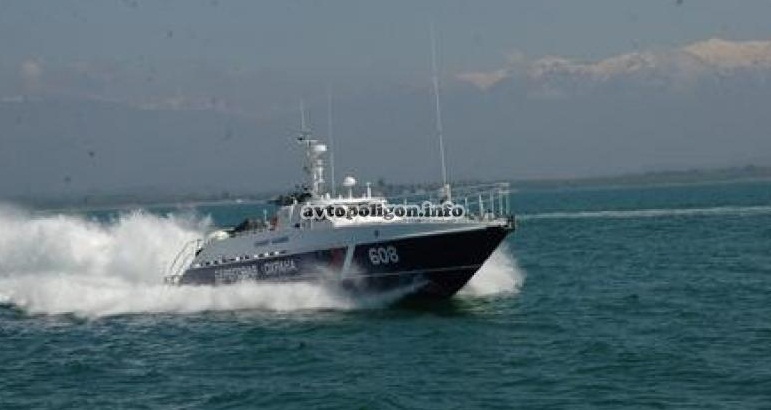 Шокирующее ЧП в акватории Азовского моря: потерявший управление военный катер насмерть задавил российских пограничников
