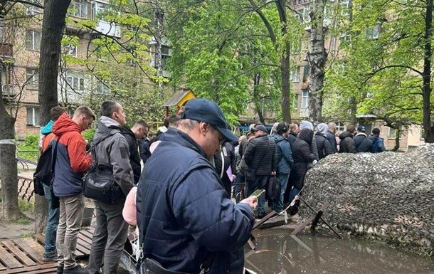В Минобороны ответили, кому именно из украинцев, пребывающих за границей, нужно явиться в ТЦК