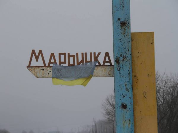 Сепаратисты "ДНР" вновь просят "ответку" – по Донецку передвигается техника, обстреляна Марьинка