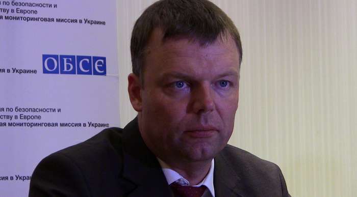 Заместитель главы ОБСЕ заявил, что обе стороны не завершили отвод вооружения калибром до 100 мм