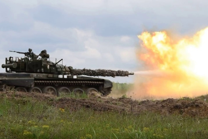 На Донбассе кровопролитные артиллерийские бои по всему фронту - ВСУ методично громят оккупанта