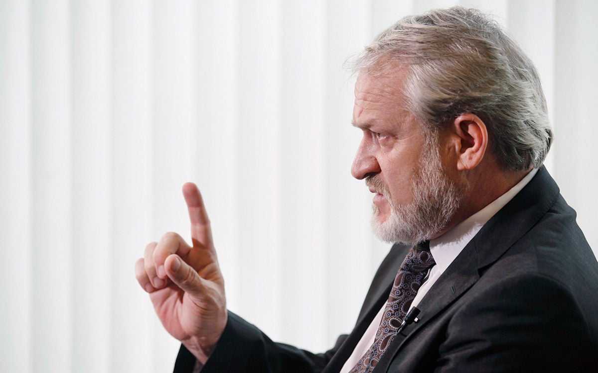 Закаев предложил применить против Путина его же "оружие", призвав "объявить войну" России