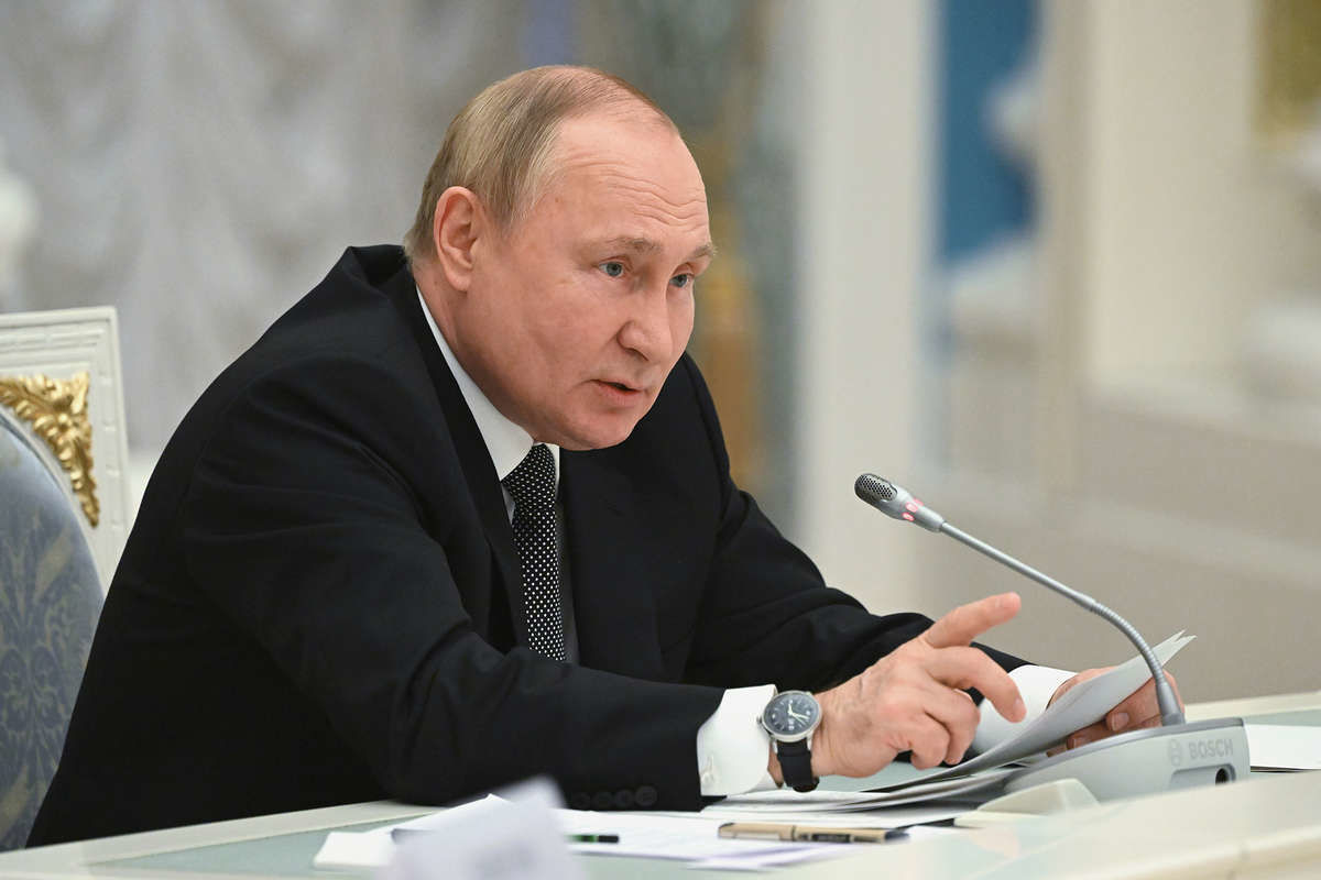 Спецслужбы собирают за Путиным фекалии, чтобы скрыть информацию о его болезнях, - СМИ