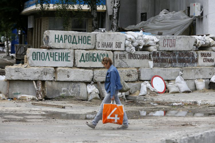 "Россия будет держать оккупированный Донбасс на привязи, ей нужна страшилка для других свободных и независимых регионов Украины", - Василий Шкляр