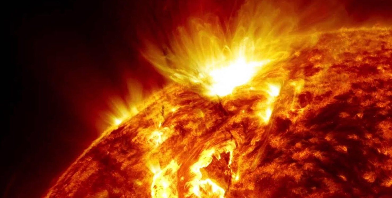 Мощная магнитная буря накроет Земле после очередной вспышки на Солнце: как себе помочь