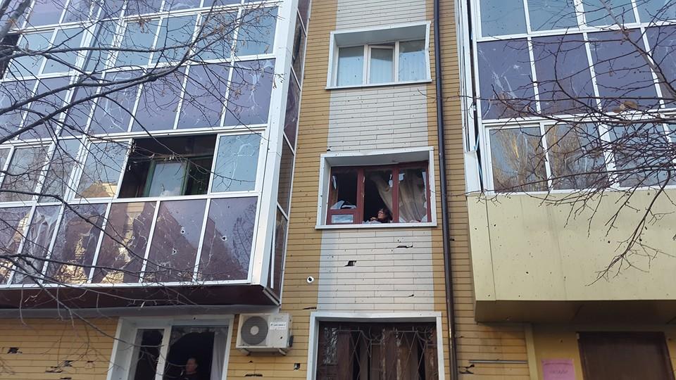 Число погибших мирных жителей в центре Донецка растет: уже известно о троих жертвах
