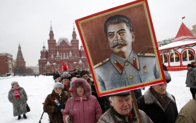​“У них только сталины меняются, они нет”, - Муждабаев о “кипише” в России из-за запрета фильма о советском диктаторе