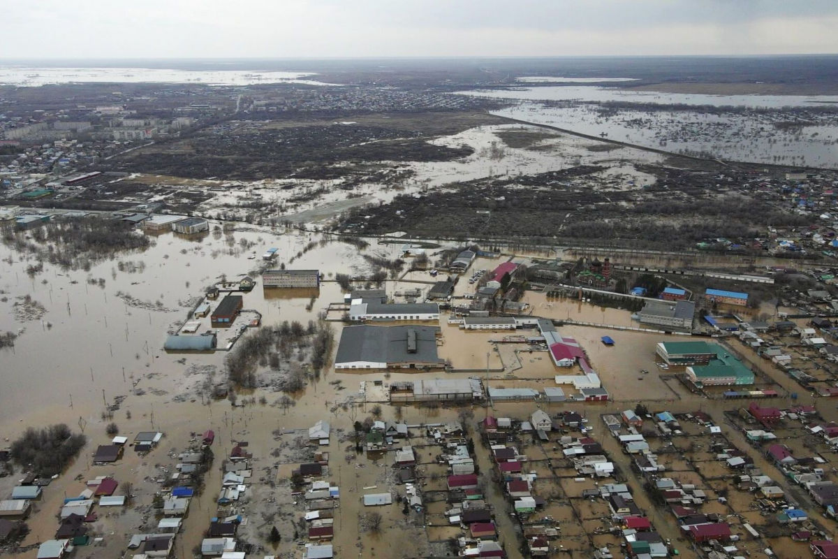 Природа помогает Украине: наводнение парализовало работу Орского НПЗ, в регионе режим ЧС