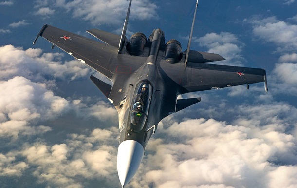 Кремль устроил очередную провокацию в небе над Черным морем: российский истребитель атаковал разведывательный самолет ВВС США 