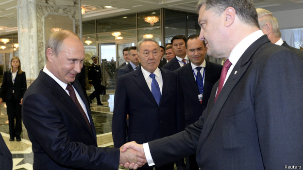 Порошенко и Путин подтвердили необходимость прекращения огня в Донбассе