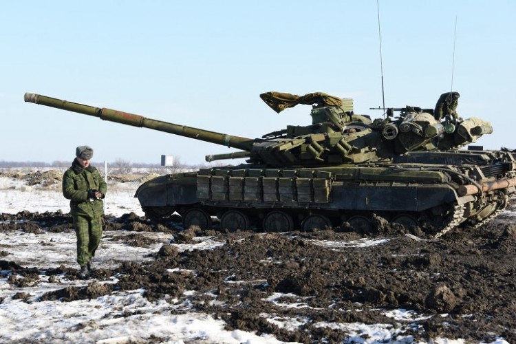 ОБСЕ: по Донецку и Макеевке ездят неопознанные танки