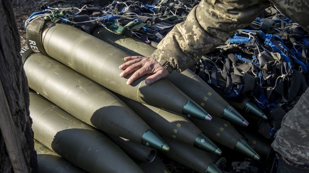 Снаряды из "дружественной" для РФ страны попадают в Украину, раздражая Кремль, – Reuters