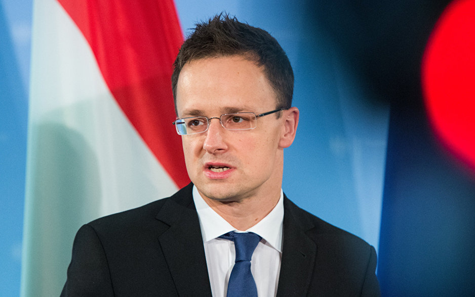 ​Венгрия снова недовольна: Сийярто выступил с гневными обвинениями в адрес Киева из-за языкового закона “Кивалова - Колесниченко”