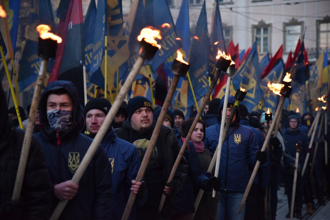 "Львов - бандеровский город! Никто не должен нам указывать!" - националисты вышли на протест против позиции Польши