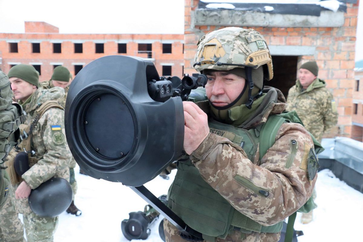 Бій у місті: ЗСУ відпрацювали практичні навички ударів по супротивнику з NLAW – кадри 