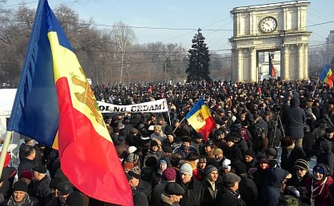 Беспорядки в центре Кишинева: в результате антиправительственной акции пострадало 14 полицейских, открыто уголовное дело