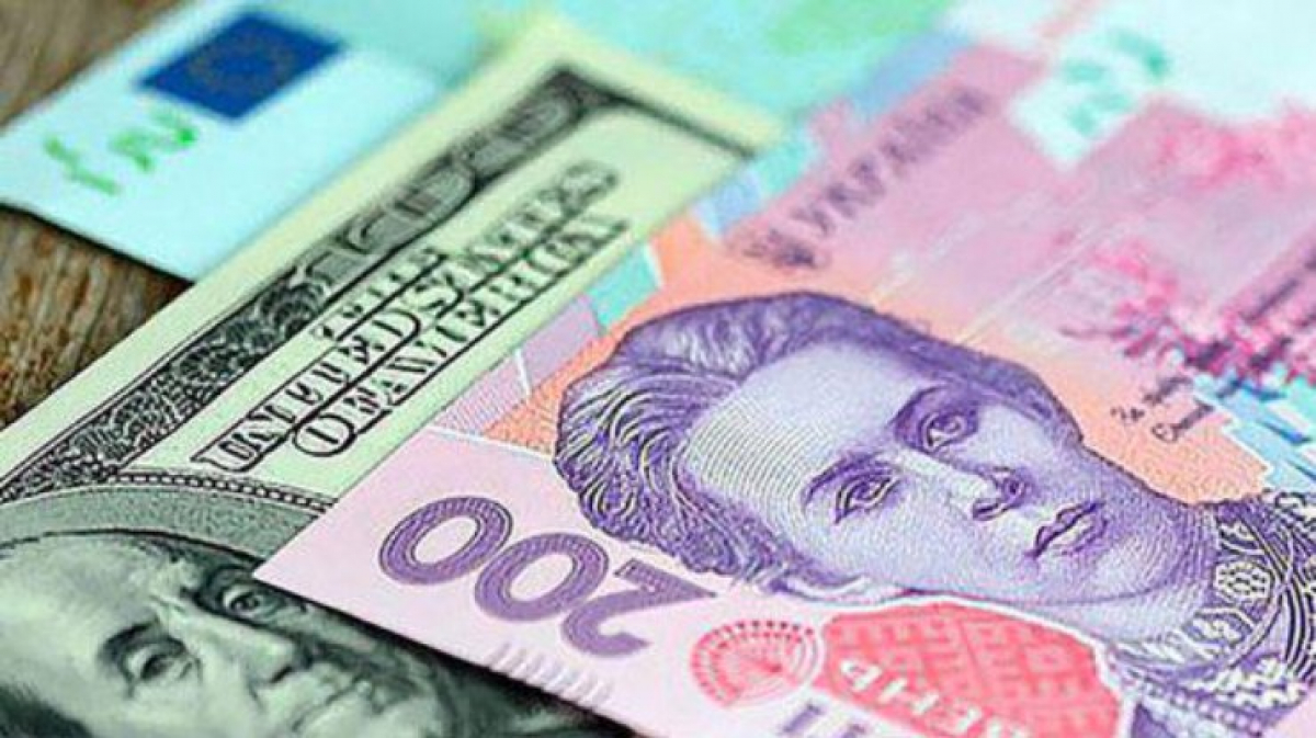 Курс валют на 22 мая: Нацбанк резко ослабил гривну