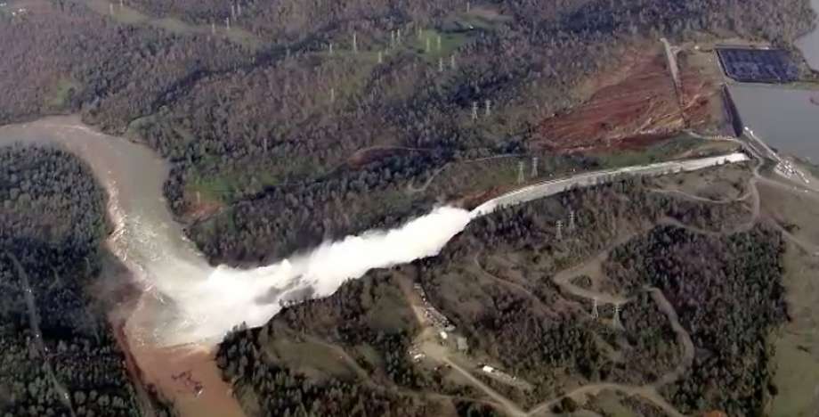 Природная катастрофа в штате Калифорния: online-трансляция разрушения крупнейшей в США плотины