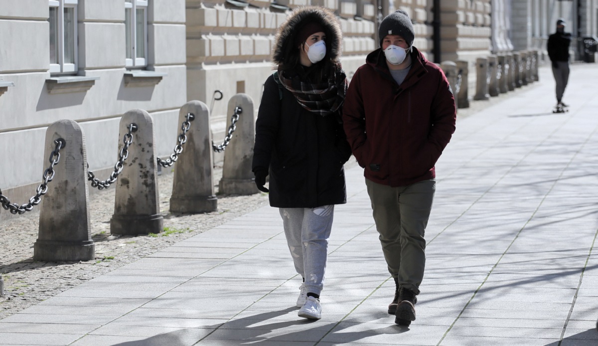 "Без масок никуда", - власти Киева выступили с предупреждением к гражданам