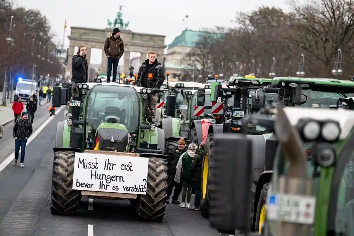 Германии грозит коллапс: фермеры начали масштабнейшую недельную забастовку
