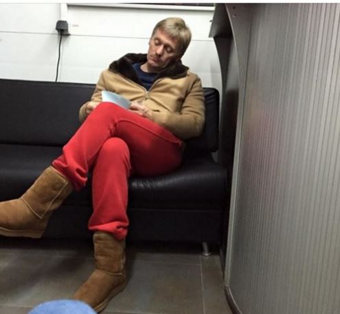Фото пиарщика Путина в уггах и красных штанах взорвало Сеть