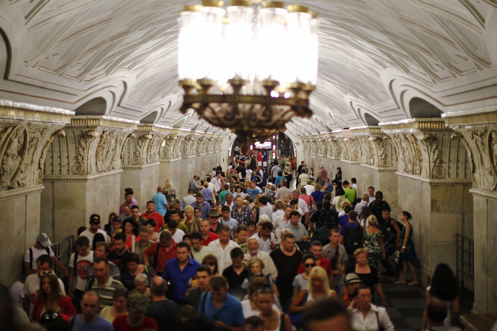 ​Сотрудник IT-фирмы решил пошутить над пассажирами московского метро, притворившись террористом: стали известны подробности "шутки"