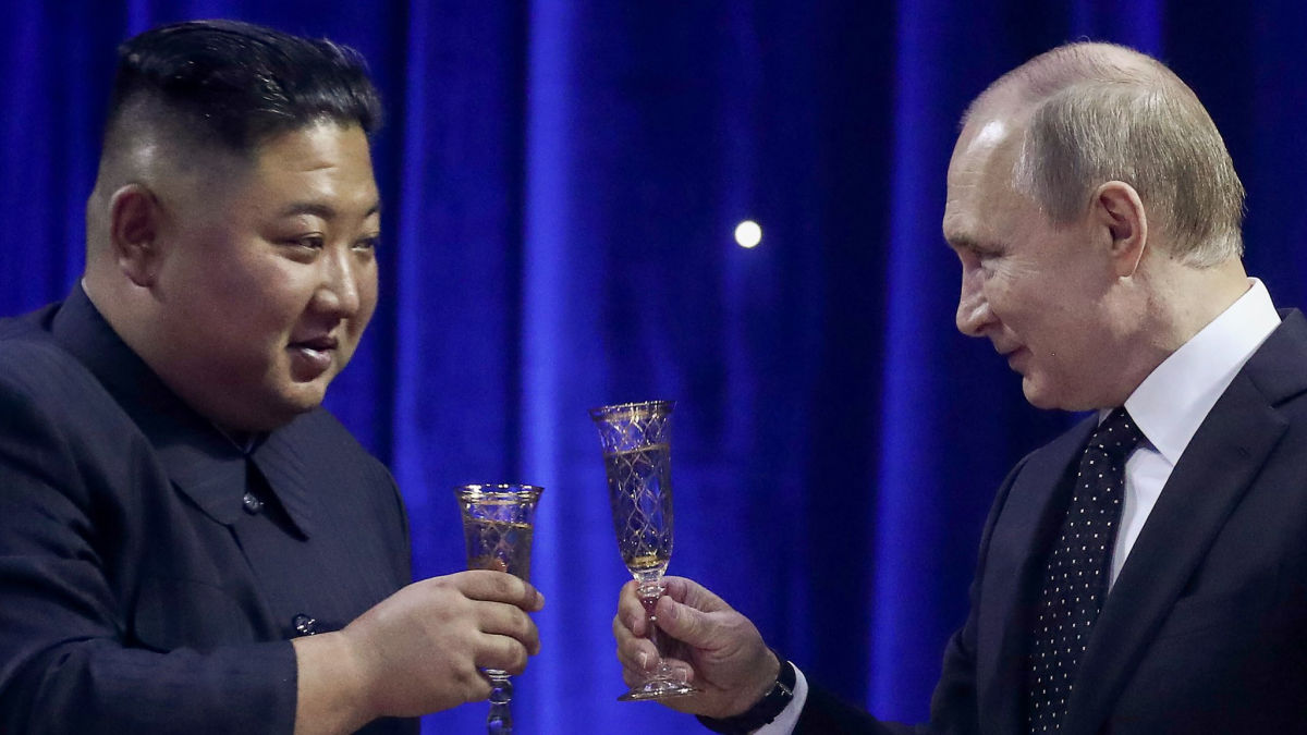 "Даже Казахстан плюнул..." – Гончаренко перечислил страны, которые с самого утра поздравили Путина с юбилеем