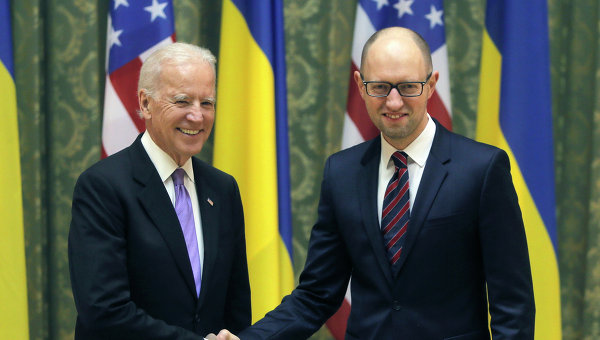 Яценюк отчитался перед Вашингтоном о реформах в Украине