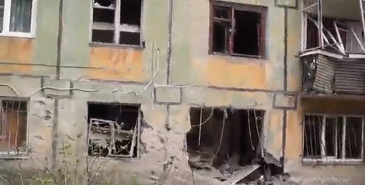 Последствия обстрела площади Бакинских комиссаров в Донецке