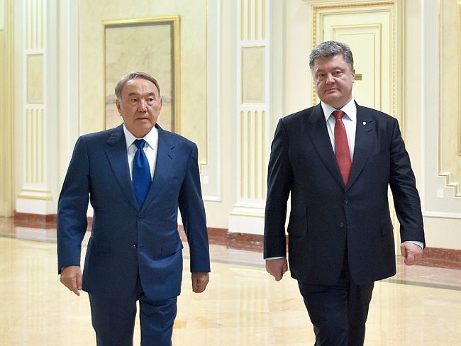 Порошенко и Назарбаев обсудили торговый режим между Украиной и Казахстаном