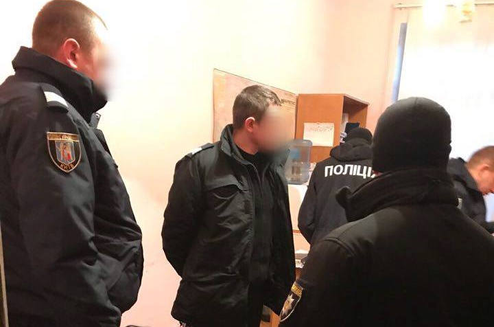 ​Нацполиция очищает свои ряды: арестована группировка правоохранителей, “крышевавшая” воров на железнодорожном вокзале Киева